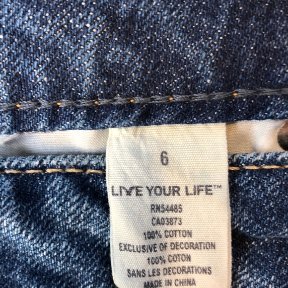 American Eagle Outfitters Blue Medium Wash Distressed Midi Shorts Size 6 - Picture 8 of 14